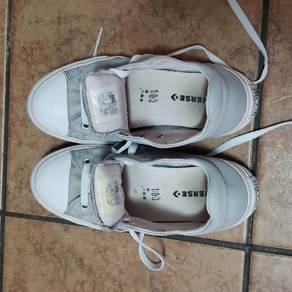 Gray Converse shoes size 4 - Picture 2 of 3